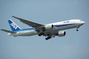 ANA B777-200