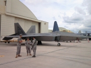 ラプターの警備 Photo byアフターバーバーナーM