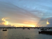 日の出 Photo by metro