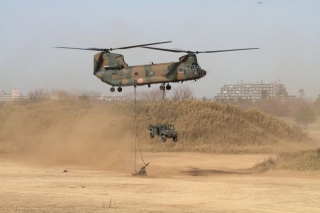 CH-47による搬送