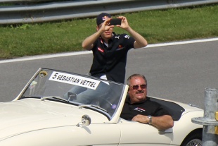 ベッテルが写真撮ッテル