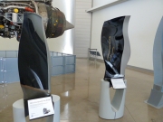 GEnx、GE90-115Bのコンポジットファンブレード　Photo by Mr.aspheric