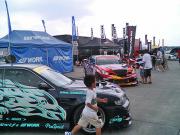 カスタムカー展示も多い