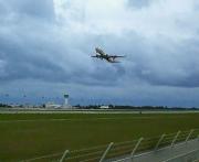 B737-800 RWY35（Photo by Snowy.M）