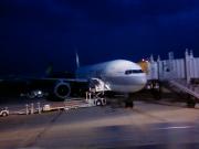 鶴丸の横にはエコジェット　　Photo by metro@RJOO