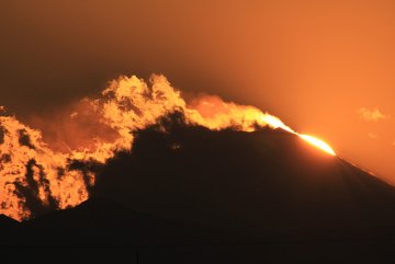 燃えるような富士山 Photo by アフターバーナーM