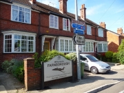 Welcome to FARNBOROUGHの看板　Photo by Mr.aspheric