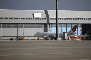 羽田JALハンガー